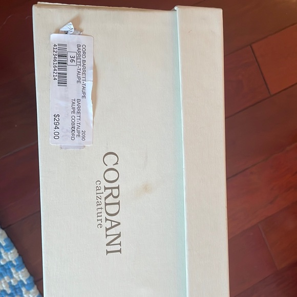 Cordani Barrett Booties size 6 or 36. New in box. Made in Italy. Easy slip on. - Picture 2 of 4